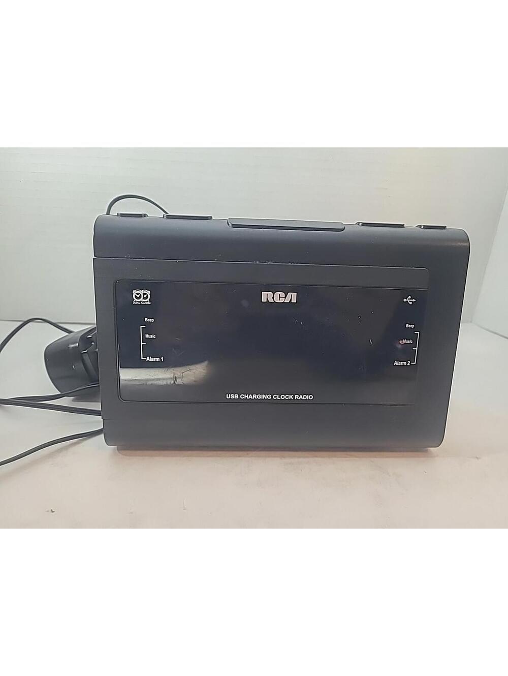 RCA Dual Alarm USB Charging FM Clock Radio Battery Backup Model RC142-D Read